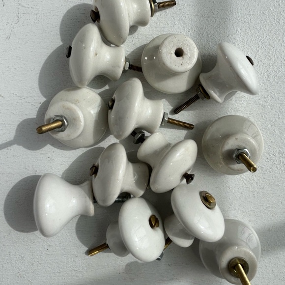 Towne | Accents | Vintage Pull White Ceramic Towne Drawer Knobs ...